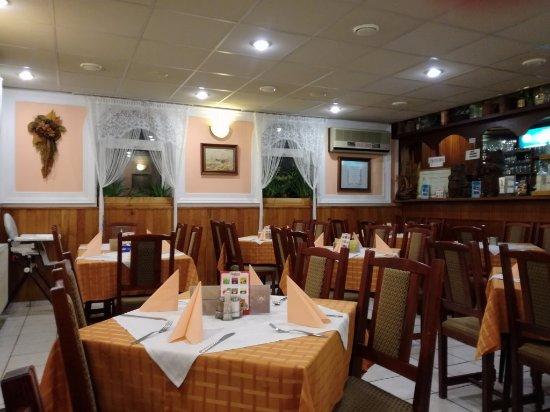 Tavirozsa Restaurant